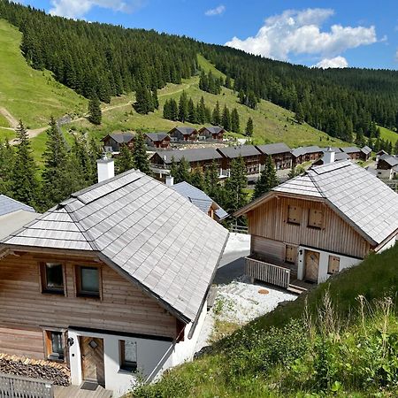 Vesely Svist Chalet Лахталь Екстер'єр фото