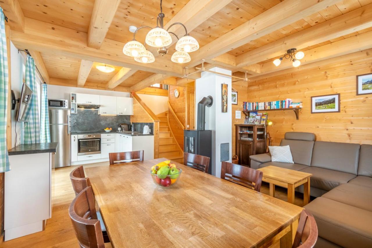 Vesely Svist Chalet Лахталь Екстер'єр фото