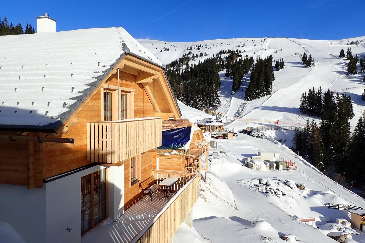 Vesely Svist Chalet Лахталь Екстер'єр фото